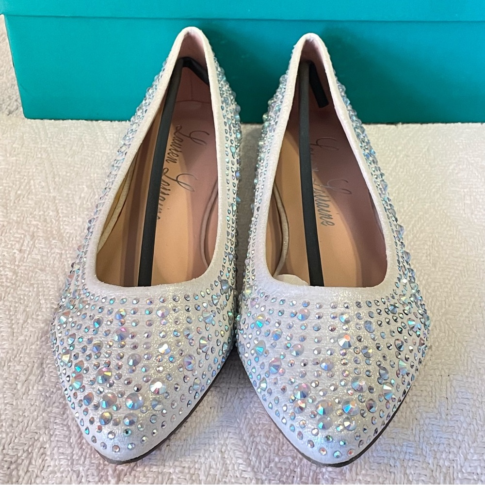 Lauren Lorraine Kelsey Silver Sparkle Rhinestone Embellished Flats Size 6 M NIB